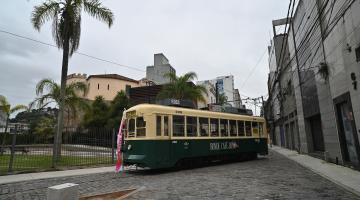 Prestes a comemorar 25 anos, linha turística de bondes comemora recorde em Santos