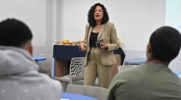 Oficina em Santos prepara jovens para o mundo do trabalho