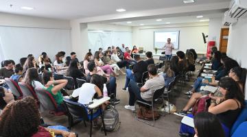 Residentes em psiquiatria em reunião. #Paratodosverem