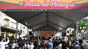 Primeiro dia da Festa de Portugal atrai multidão para a Região Central de Santos