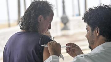 Vacinação em Santos. #Paratodosverem