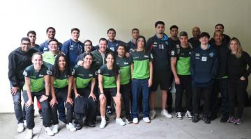 Equipes no embarque para os Jogos Regionais. #Paratodosverem