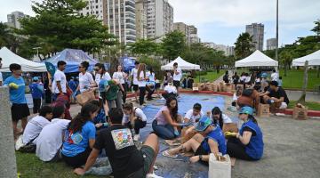 Dia Mundial da Limpeza em Santos. #paratodosverem