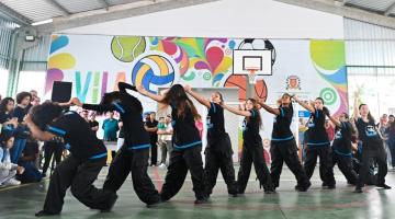 Apresentação de dança na Vila Criativa Estuário. #Paratodosverem