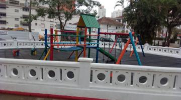 Praças e espaços de lazer passam por revitalização em diversos bairros de Santos 