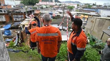 Defesa Civil amplia vistorias nos morros de Santos após recorde de chuvas