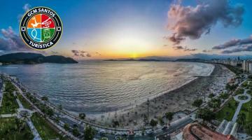 vista geral da orla com selo da guarda turística