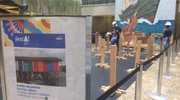Instituto Arte no Dique constrói uma palafita no Sesc-Santos