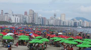 Com 2,8 milhões de turistas, Santos tem a melhor temporada de verão desde 2016