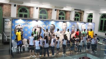 Museu Pelé, em Santos, abre exposição com as camisas com que o Rei desfilou nos gramados