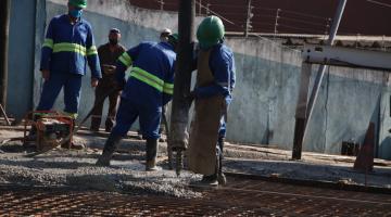 Concretada ponte que será ampliada na Zona Noroeste de Santos 