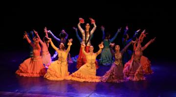 Balé folclórico da Rússia encanta e emociona público no Coliseu