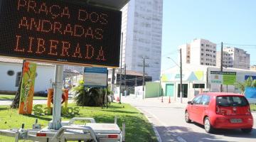 placa mostrando que praça foi liberada #paratodosverem