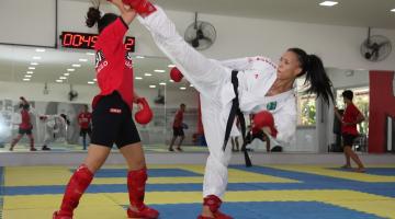 atleta dá chute durante treino #paratodosverem