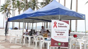 Dezembro Vermelho: ação de conscientização com testes rápidos de HIV é realizada em Santos