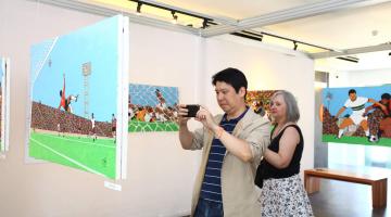 Artista plástico leva colorido dos jogos ao Museu Pelé