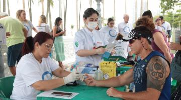 Ação de combate ao diabetes realiza atendimentos gratuitos na orla de Santos