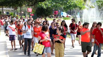 Santos participa de caminhada pela valorização da Cidade 