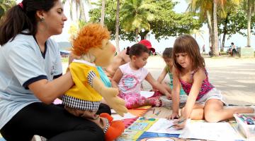 Ação lúdica e divertida leva informação para crianças sobre pragas urbanas