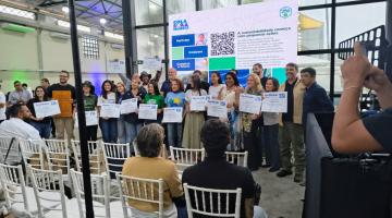 representantes mostram certificados #paratodosverem