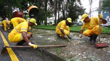 Prefeitura alcança mil quilômetros de vias capinadas