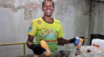 Coleta seletiva em Santos gera emprego e promove consciência ambiental
