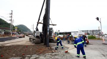 Primeira estaca do viaduto da entrada da Cidade é cravada. Confira em vídeo