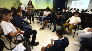 Grêmios estudantis participam de Pré-conferência da criança e do adolescente