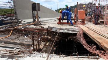 Construção de viaduto da Nova Entrada de Santos inicia nova fase
