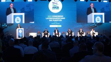 Relação entre Santos e o porto é destacada durante congresso internacional