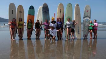 Surfistas da Escola Radical. #Paratodosverem