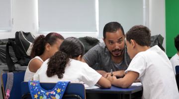 Cerca de 550 alunos da rede municipal de Santos recebem apoio pedagógico nas férias