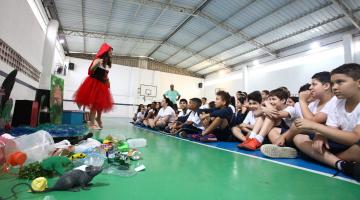 Teatro orienta sobre doenças transmitidas por mosquitos