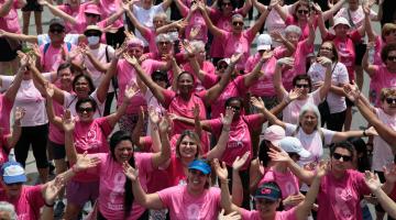 13ª edição da Caminhada Outubro Rosa ocorre neste domingo em Santos