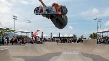 Atletas da seleção brasileira aprovam e comemoram a Santos Skatepark, no Novo Quebra-Mar