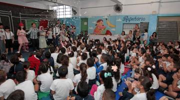 Escola municipal em Santos comemora 138 anos 