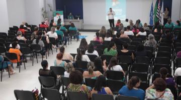 Com profissionais de diversas áreas, Santos realiza seminário sobre a Primeira Infância