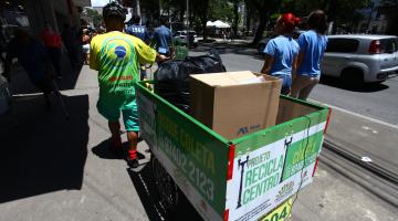 Ação ambiental no Centro é dirigida a comerciantes 