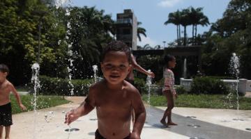 Criançada tem opções de sobra para curtir as férias em espaços públicos de Santos
