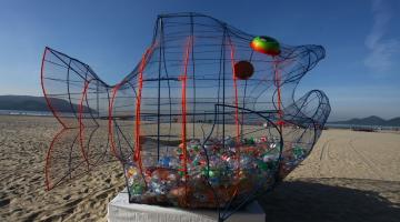 Ecopeixe retorna à praia de Santos nesta sexta-feira