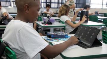 Tablets e lousas digitais para toda a rede municipal são novidades na volta às aulas em Santos