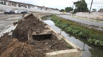 Reurbanização de avenida na Zona Noroeste de Santos atinge 70% de execução