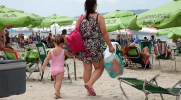 Confira os cuidados para manter a criançada em segurança na praia durante o verão em Santos