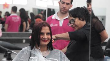 Vilas Criativas da Beleza de Santos arrecadam mechas de cabelo para ajudar mulheres no tratamento do câncer