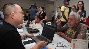 Com mil pessoas atendidas, mutirão de cidadania garante chance de mudanças de vida em Santos