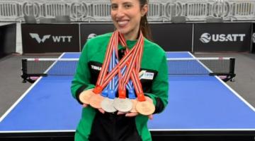 Jennyfer Parinos com as medalhas. #Paratodosverem