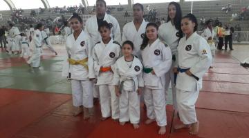 Alunos de judô da Semes levam 10 medalhas no Campeonato Regional