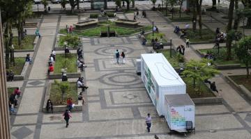 Laboratório móvel na Praça Mauá #paratodosverem