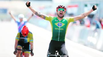 Ciclista Lauro Chaman comemora título. #Paratodosverem