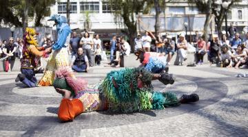 Mirada leva música, dança e crítica social ao Centro